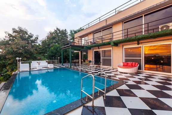 Vine and Splash — Karjat